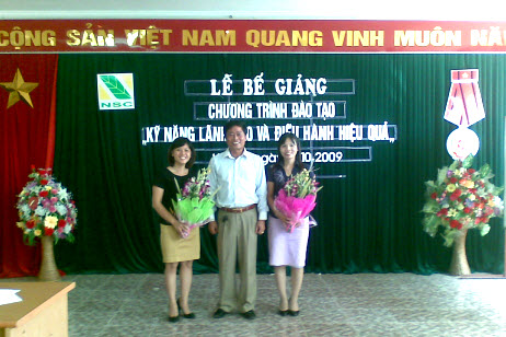 Lễ bế giảng chương trình đào tạo “Kỹ năng lãnh đạo và điều hành hiệu quả” cho cán bộ lãnh đạo cấp trung